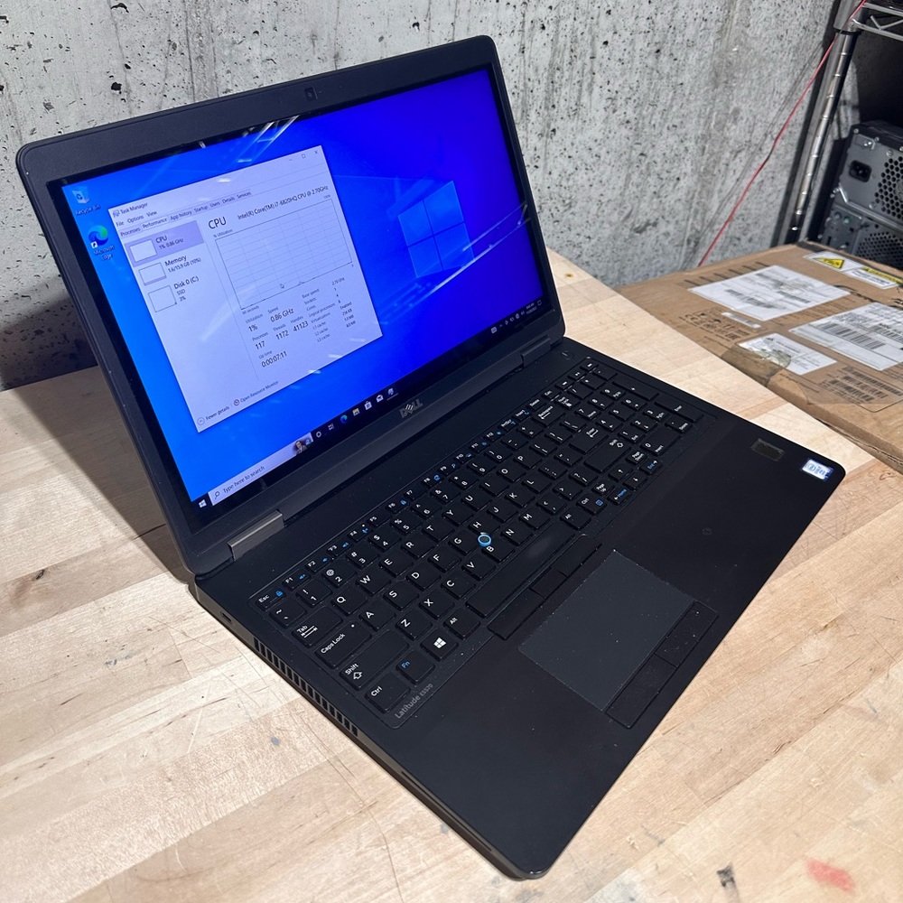 Dell Latitude E5570 i7 Comes with charger